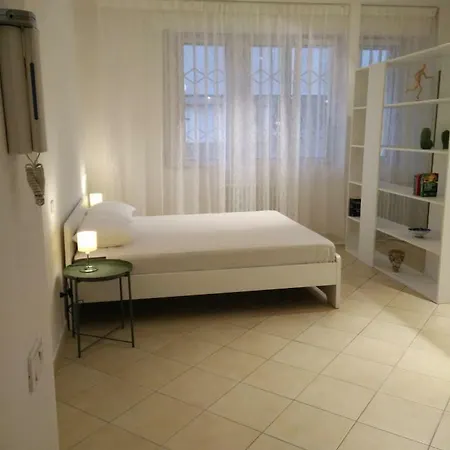 Monolocale 168 公寓 *