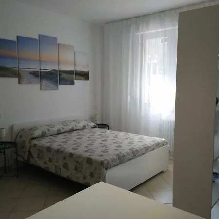 Monolocale 168 * 佩萨罗